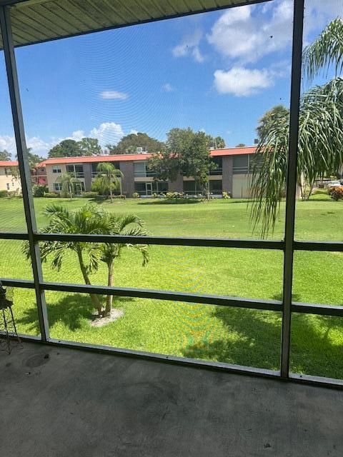 待售: $69,900 (2 贝兹, 1 浴室, 819 平方英尺)