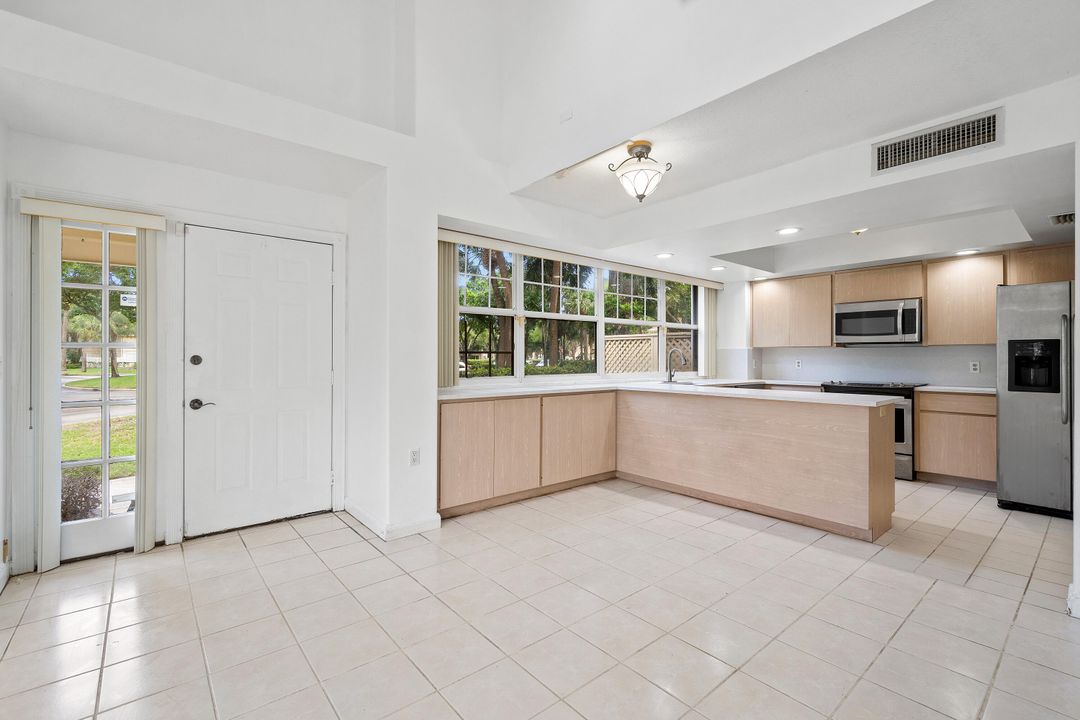 На продажу: $350,000 (3 спален, 2 ванн, 1386 Квадратных фут)