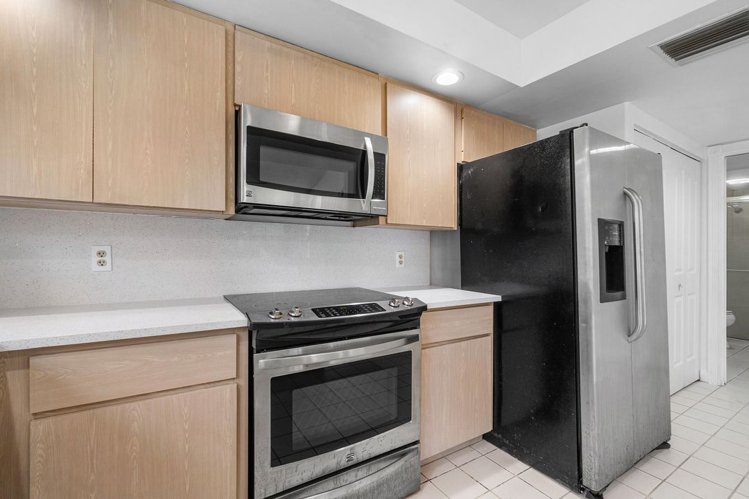 На продажу: $350,000 (3 спален, 2 ванн, 1386 Квадратных фут)