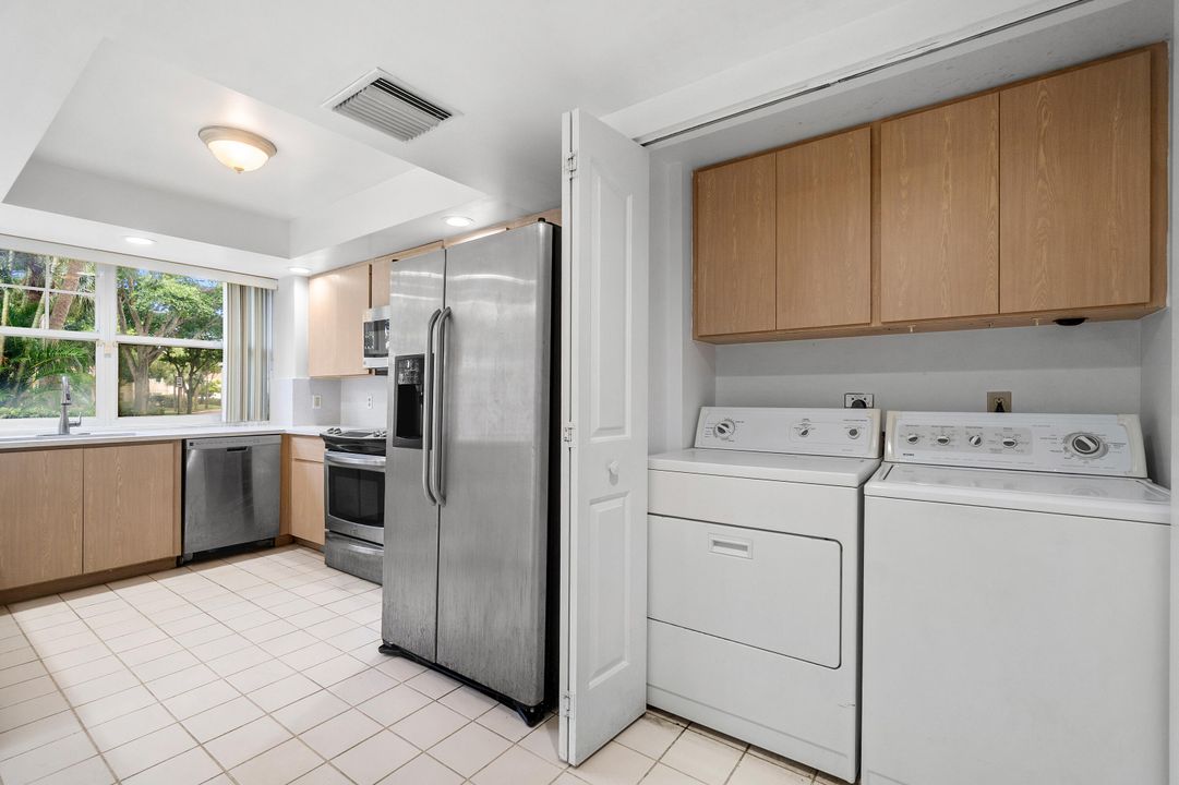 На продажу: $350,000 (3 спален, 2 ванн, 1386 Квадратных фут)