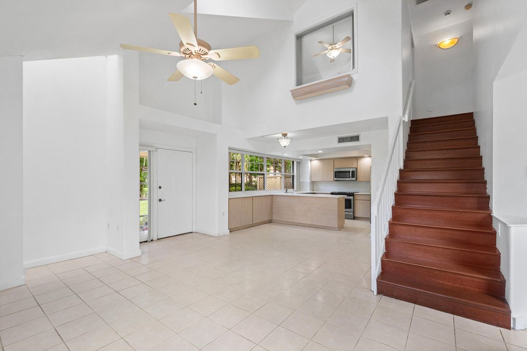 На продажу: $350,000 (3 спален, 2 ванн, 1386 Квадратных фут)