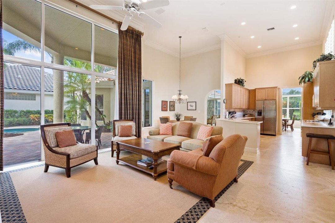 Под контрактом: $17,500 (3 спален, 3 ванн, 3312 Квадратных фут)