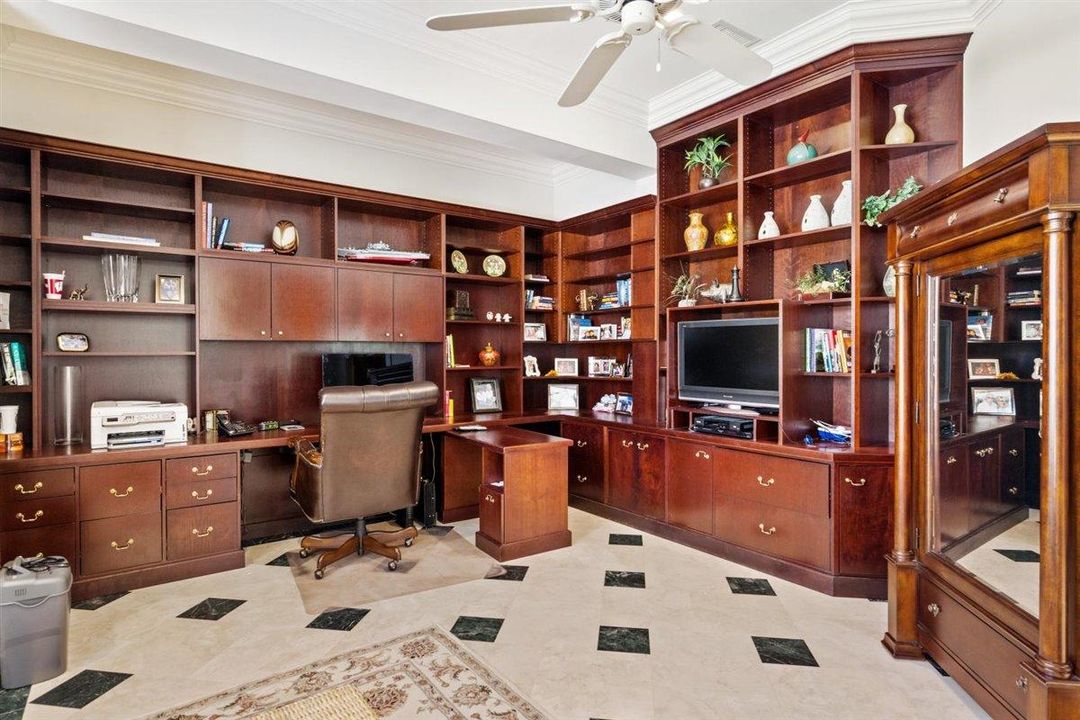 Под контрактом: $17,500 (3 спален, 3 ванн, 3312 Квадратных фут)