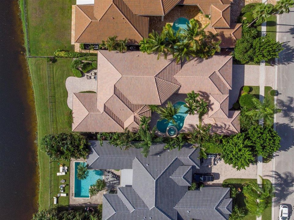 Под контрактом: $17,500 (3 спален, 3 ванн, 3312 Квадратных фут)