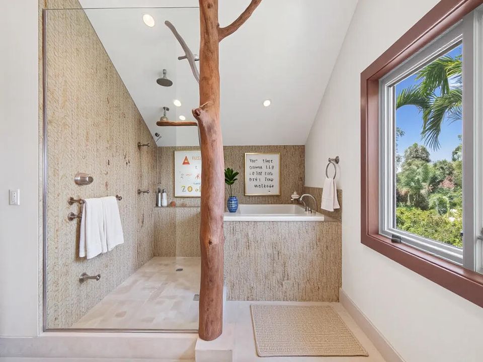 For Sale: $3,295,000 (3 beds, 4 baths, 4345 Square Feet)