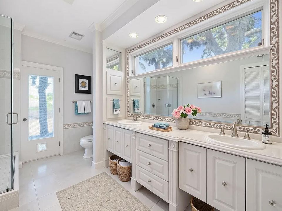 For Sale: $3,295,000 (3 beds, 4 baths, 4345 Square Feet)