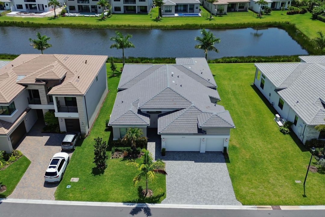 For Sale: $2,500,000 (4 beds, 4 baths, 3106 Square Feet)