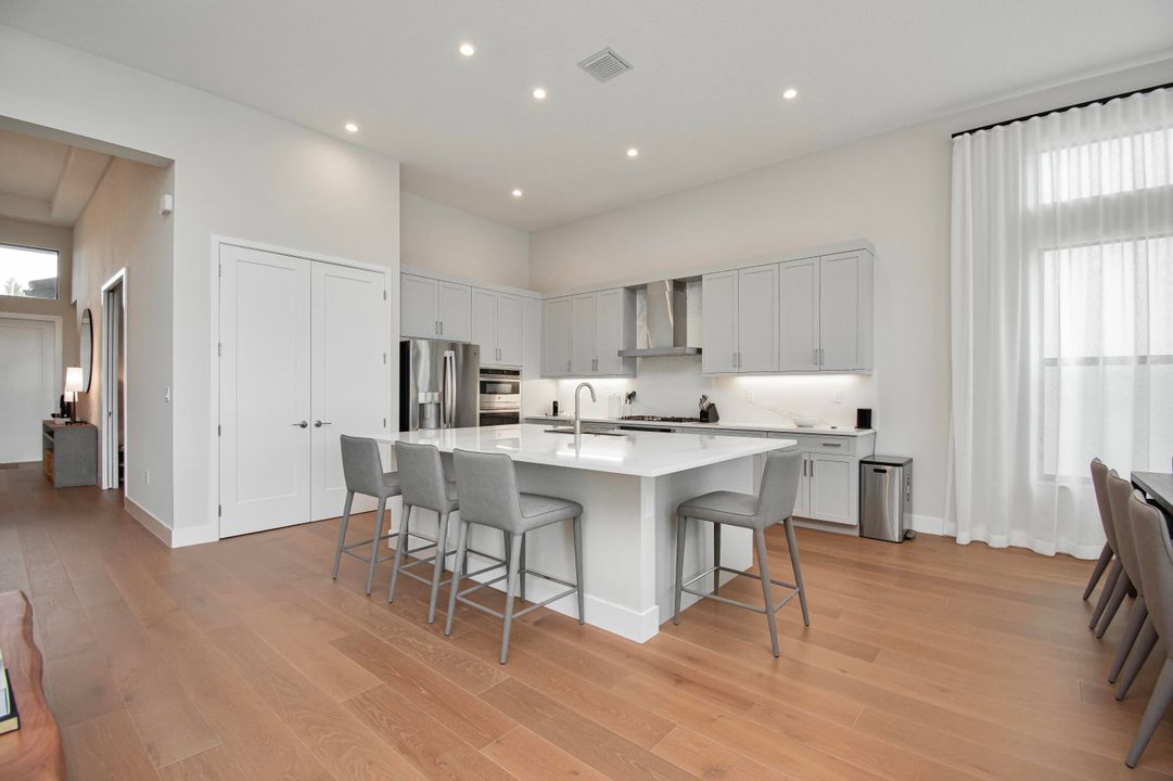 For Sale: $2,500,000 (4 beds, 4 baths, 3106 Square Feet)