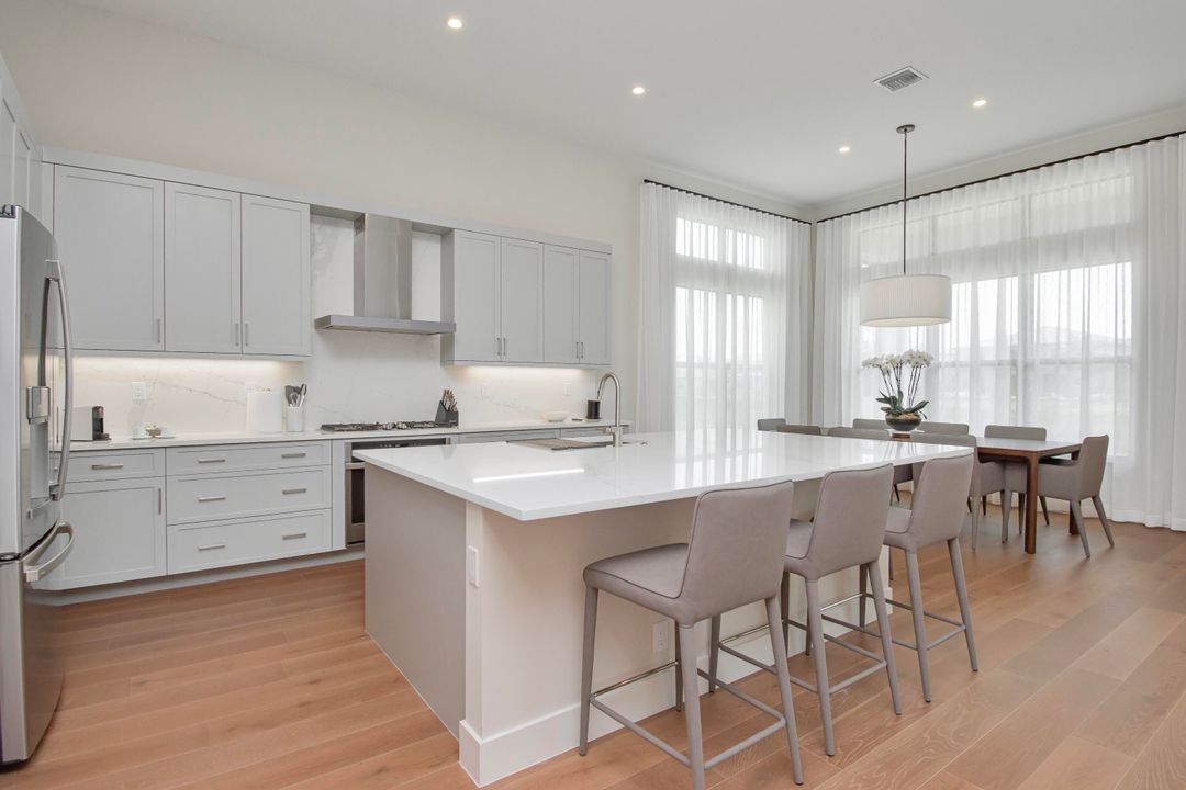 For Sale: $2,500,000 (4 beds, 4 baths, 3106 Square Feet)