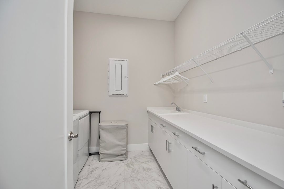 For Sale: $2,500,000 (4 beds, 4 baths, 3106 Square Feet)