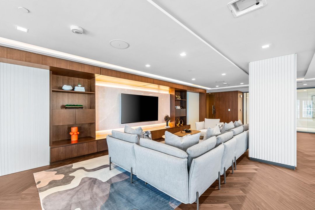 合同活跃: $2,650,000 (2 贝兹, 2 浴室, 2169 平方英尺)