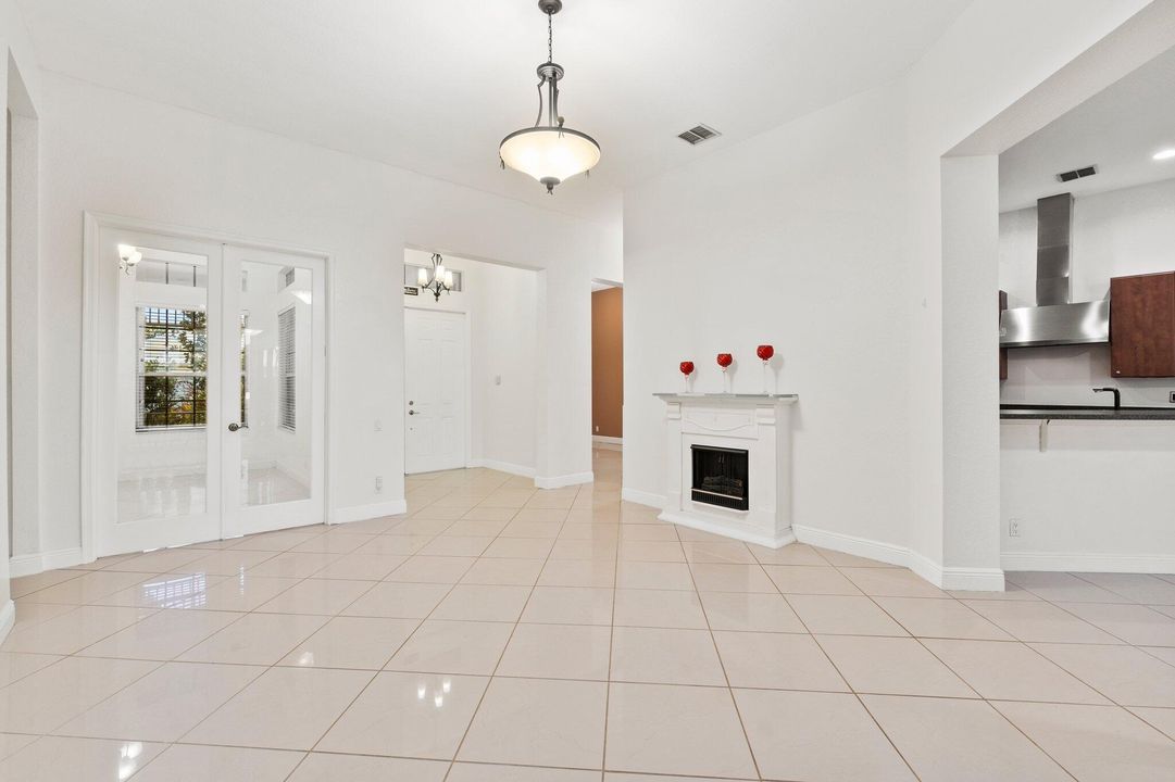 待售: $525,000 (4 贝兹, 3 浴室, 2943 平方英尺)