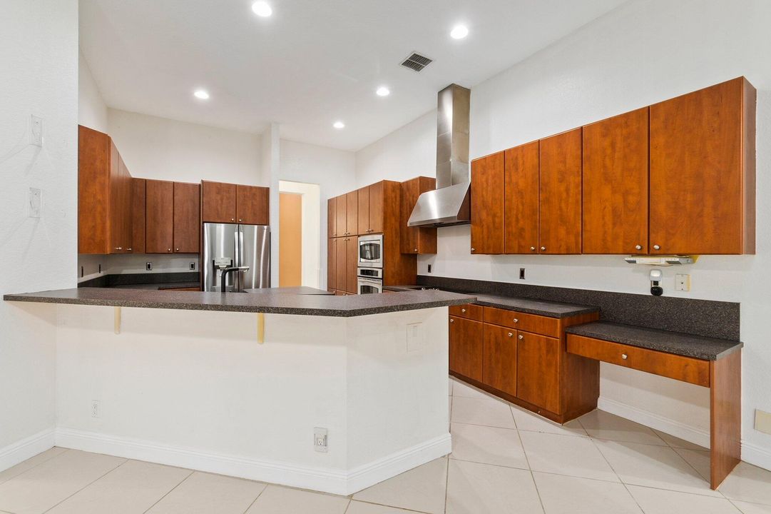 待售: $525,000 (4 贝兹, 3 浴室, 2943 平方英尺)