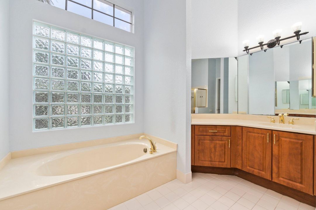 待售: $525,000 (4 贝兹, 3 浴室, 2943 平方英尺)