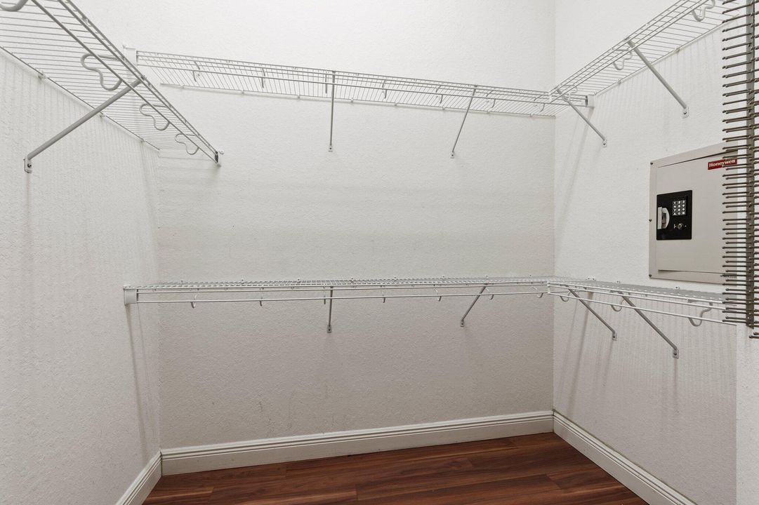 待售: $525,000 (4 贝兹, 3 浴室, 2943 平方英尺)