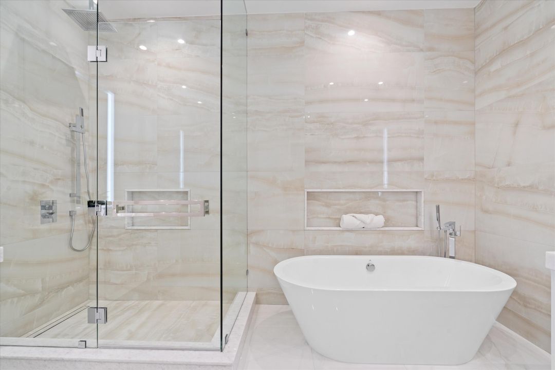 Active With Contract: $2,750,000 (2 beds, 2 baths, 2193 Square Feet)