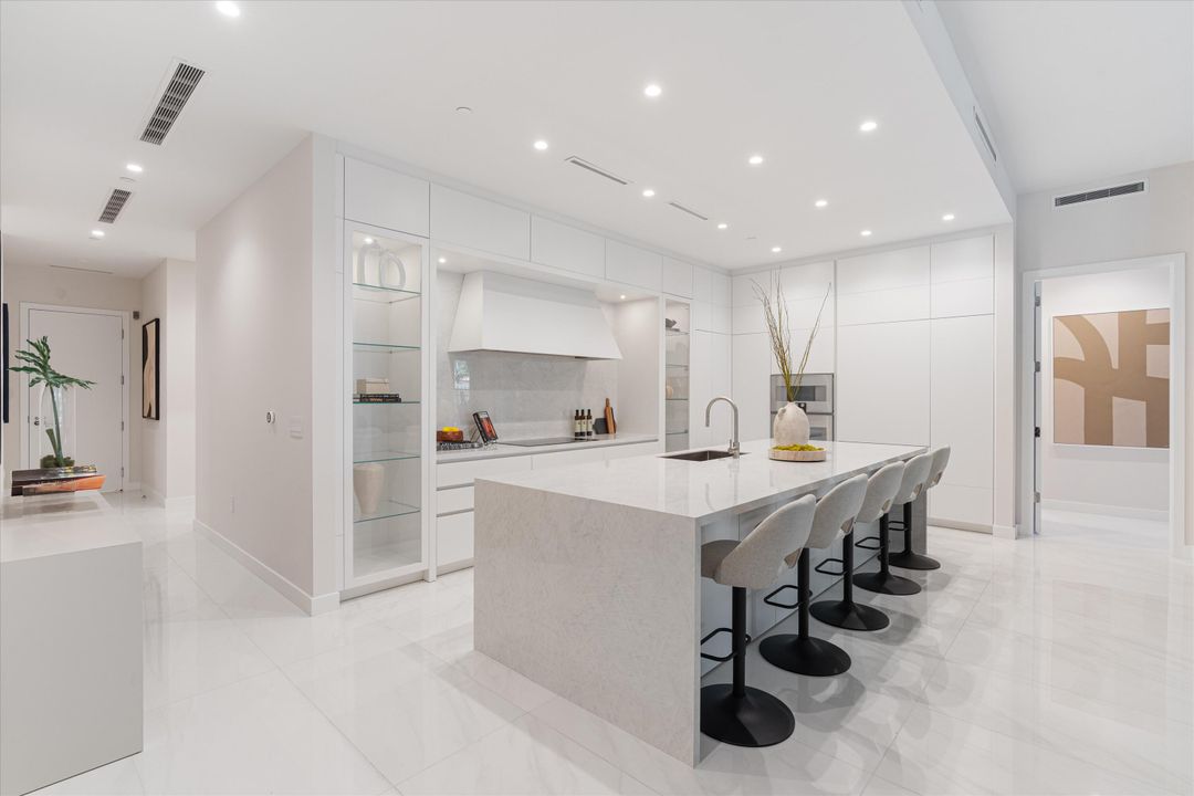 Active With Contract: $2,750,000 (2 beds, 2 baths, 2193 Square Feet)