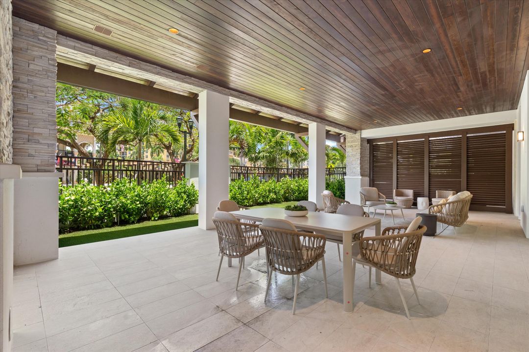 Active With Contract: $2,750,000 (2 beds, 2 baths, 2193 Square Feet)