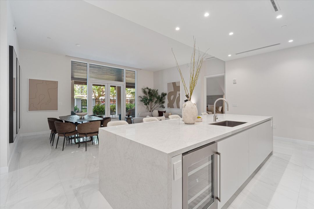 Active With Contract: $2,750,000 (2 beds, 2 baths, 2193 Square Feet)