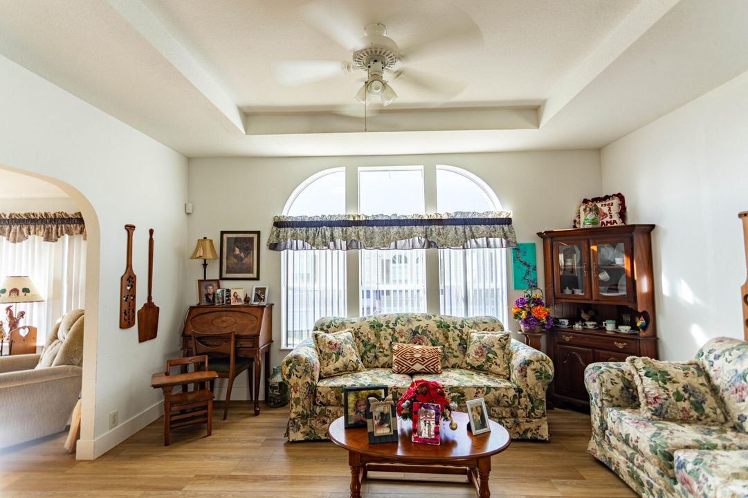 待售: $172,900 (2 贝兹, 2 浴室, 1286 平方英尺)