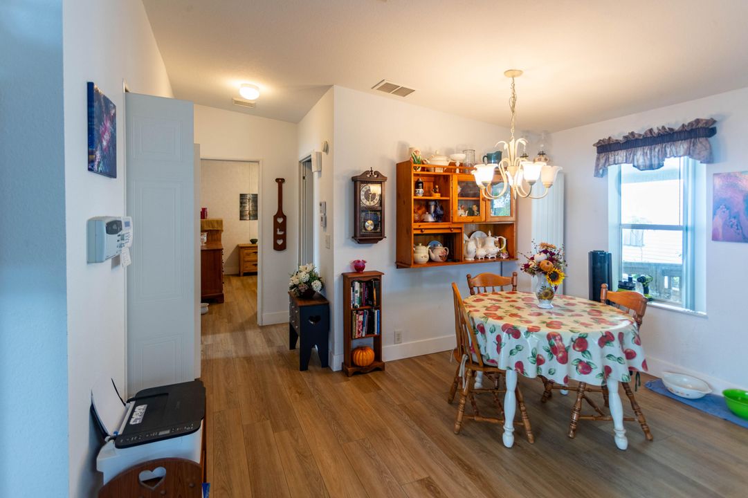 待售: $172,900 (2 贝兹, 2 浴室, 1286 平方英尺)