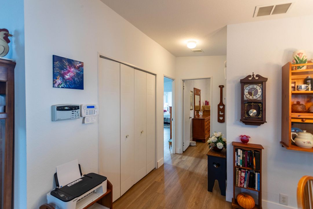 待售: $172,900 (2 贝兹, 2 浴室, 1286 平方英尺)