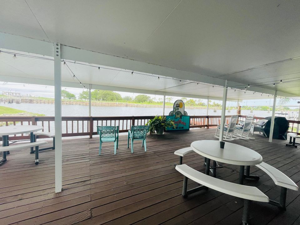 待售: $172,900 (2 贝兹, 2 浴室, 1286 平方英尺)