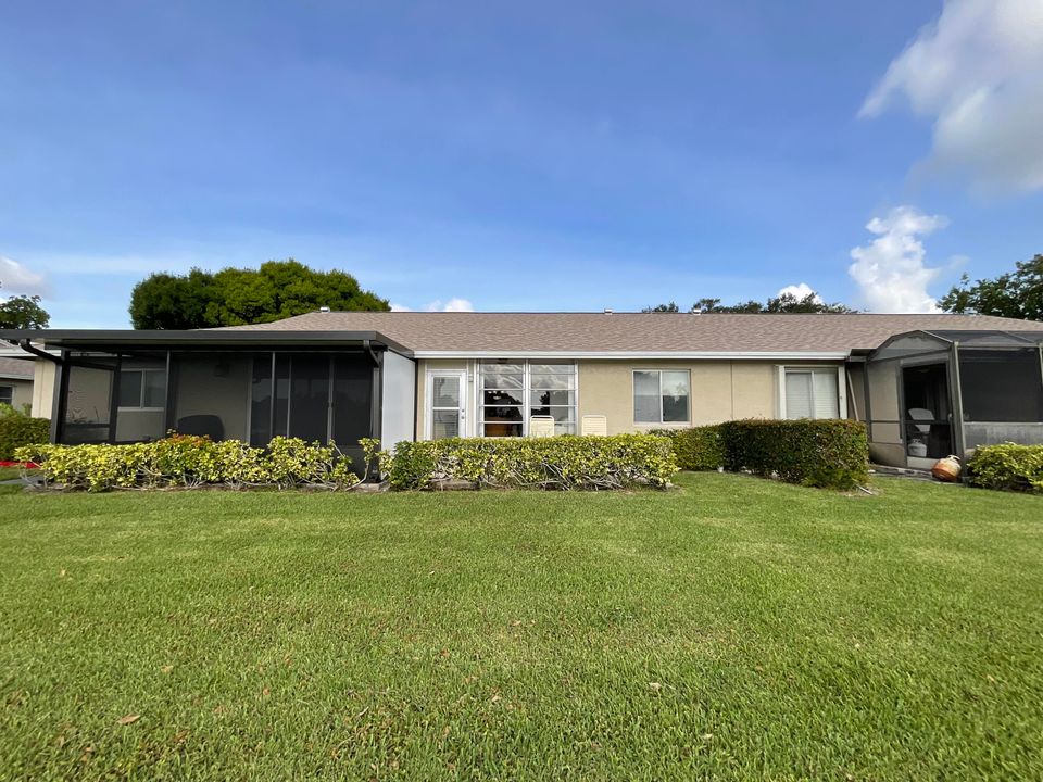 合同活跃: $2,550 (2 贝兹, 2 浴室, 863 平方英尺)