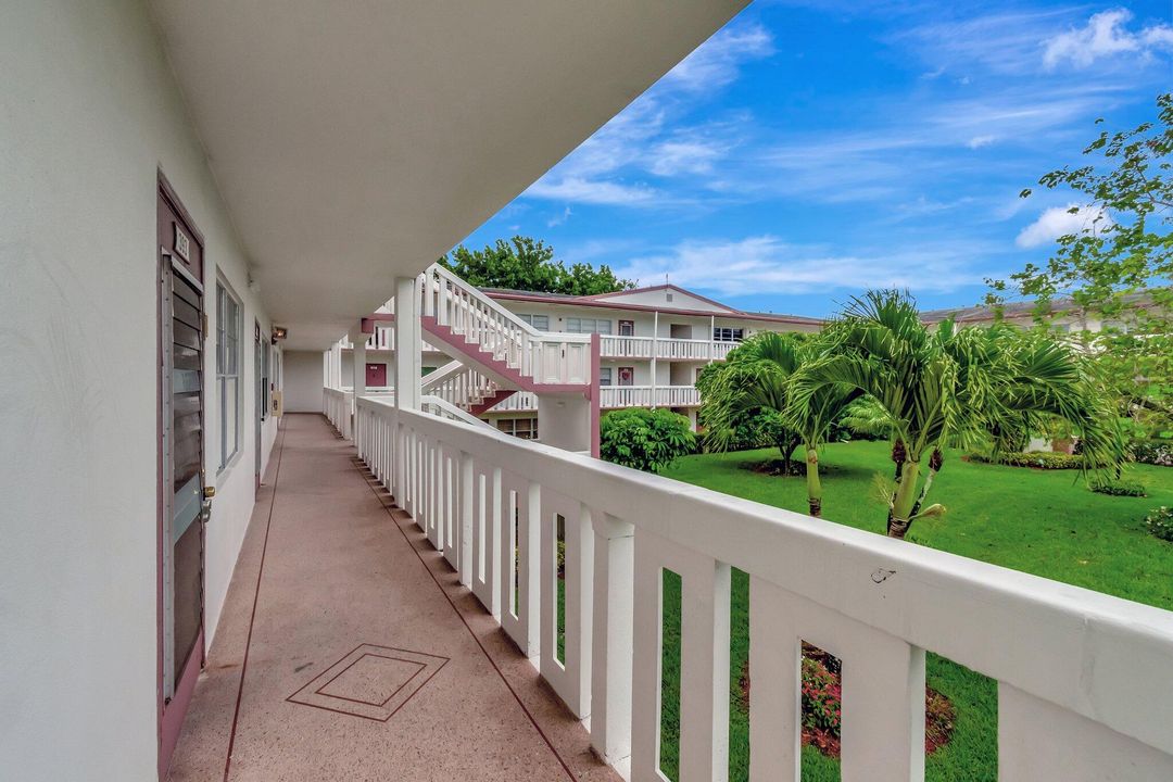 待售: $94,900 (2 贝兹, 1 浴室, 819 平方英尺)