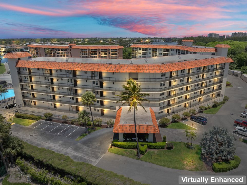 合同活跃: $5,200 (2 贝兹, 2 浴室, 802 平方英尺)