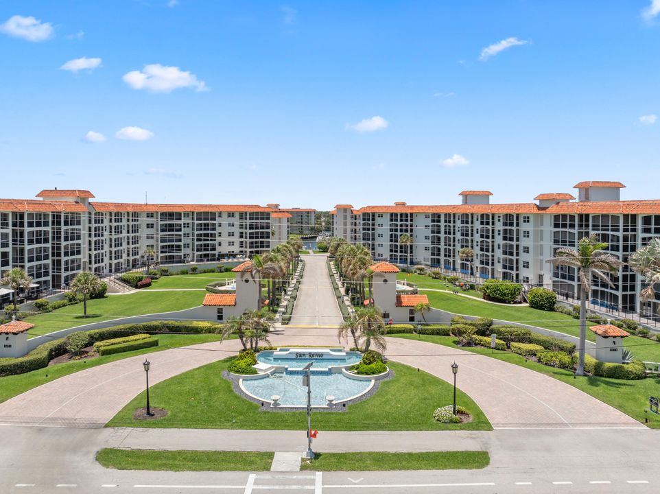 合同活跃: $5,200 (2 贝兹, 2 浴室, 802 平方英尺)