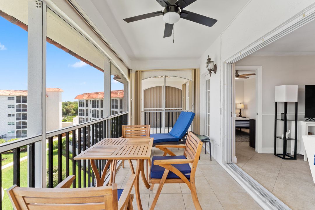 合同活跃: $5,200 (2 贝兹, 2 浴室, 802 平方英尺)