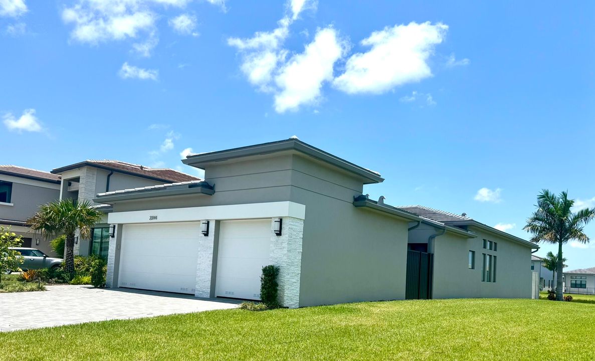 For Sale: $2,500,000 (4 beds, 4 baths, 3106 Square Feet)