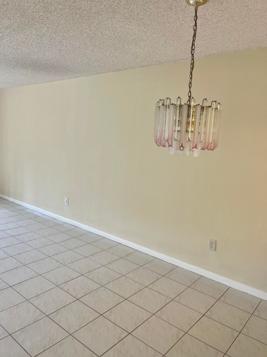 For Sale: $143,000 (2 beds, 2 baths, 1360 Square Feet)