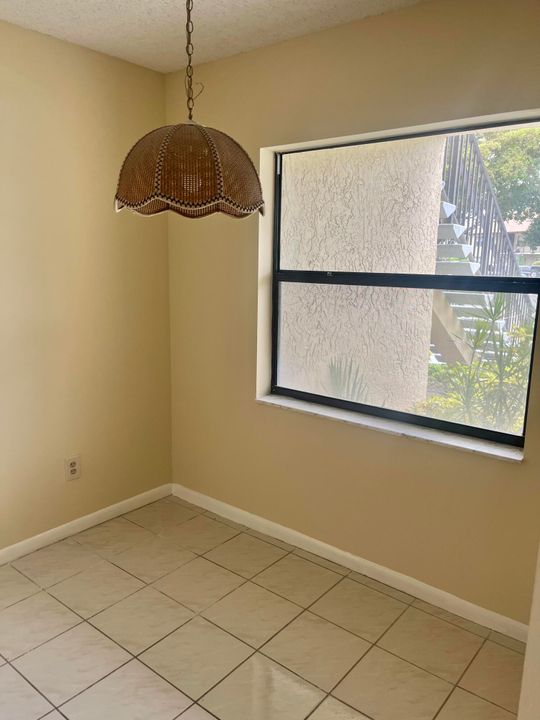 For Sale: $143,000 (2 beds, 2 baths, 1360 Square Feet)