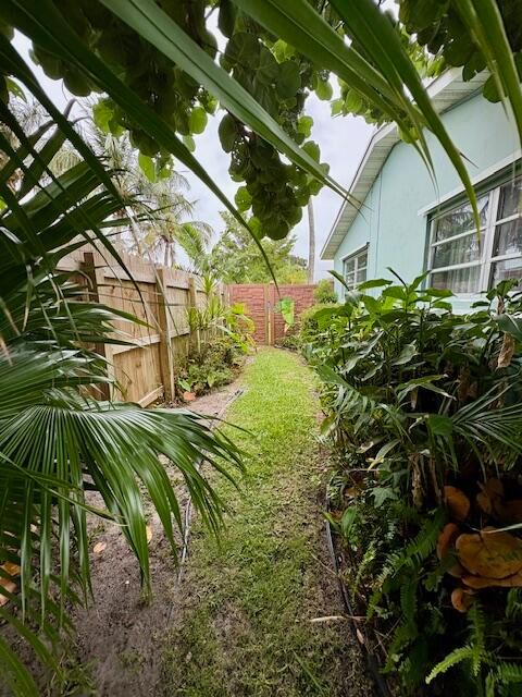 На продажу: $520,000 (4 спален, 2 ванн, 1569 Квадратных фут)