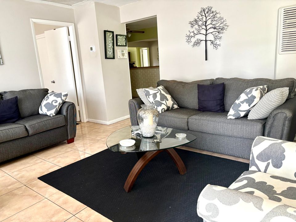 На продажу: $520,000 (4 спален, 2 ванн, 1569 Квадратных фут)