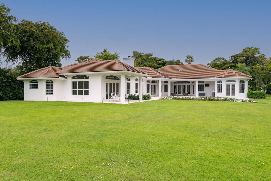 For Sale: $4,495,000 (6 beds, 7 baths, 6243 Square Feet)