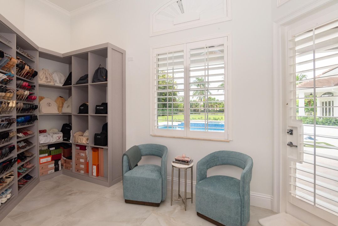 For Sale: $4,495,000 (6 beds, 7 baths, 6243 Square Feet)