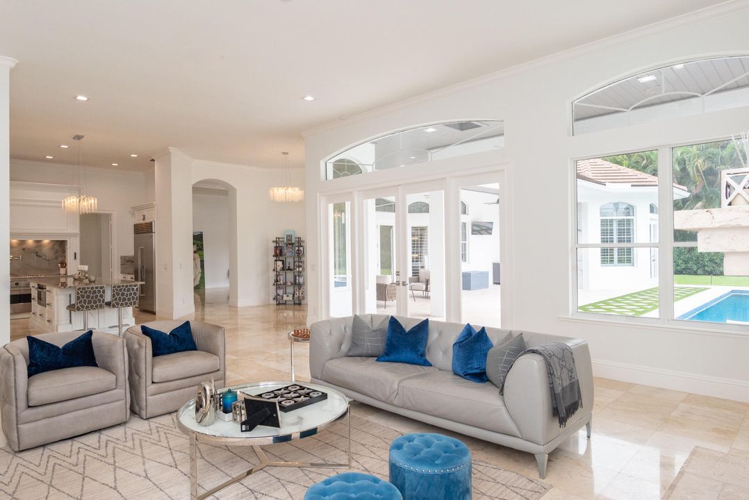 For Sale: $4,495,000 (6 beds, 7 baths, 6243 Square Feet)