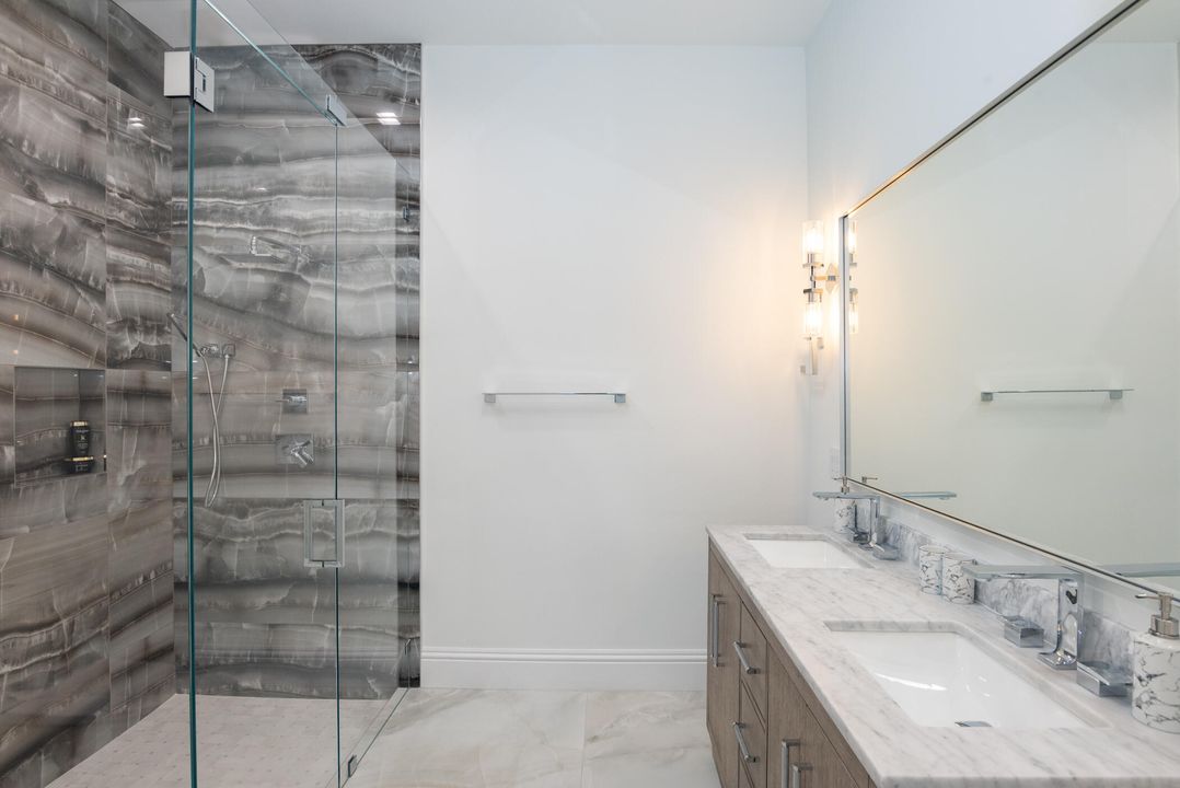 For Sale: $4,495,000 (6 beds, 7 baths, 6243 Square Feet)