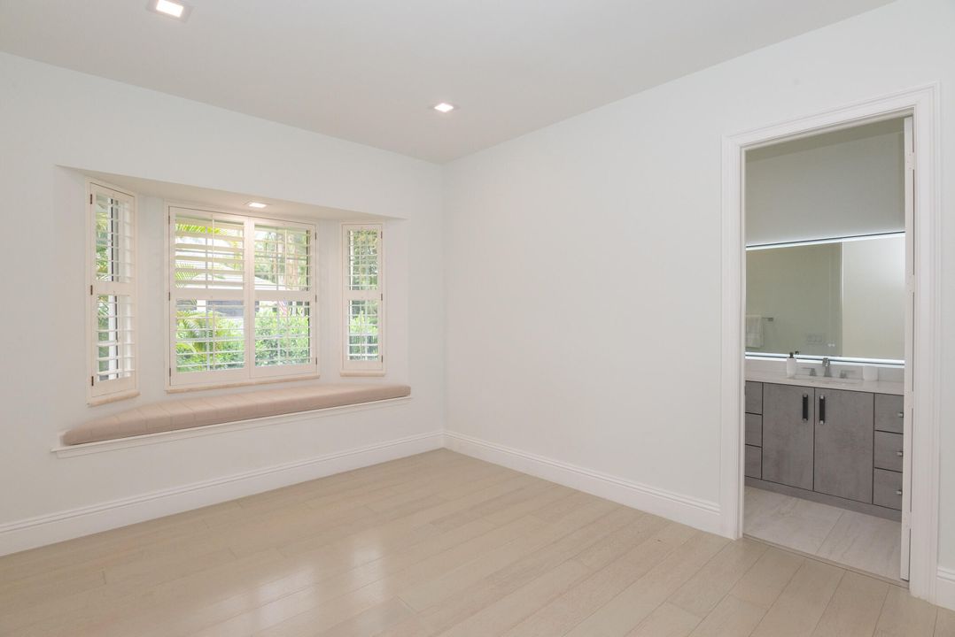 For Sale: $4,495,000 (6 beds, 7 baths, 6243 Square Feet)