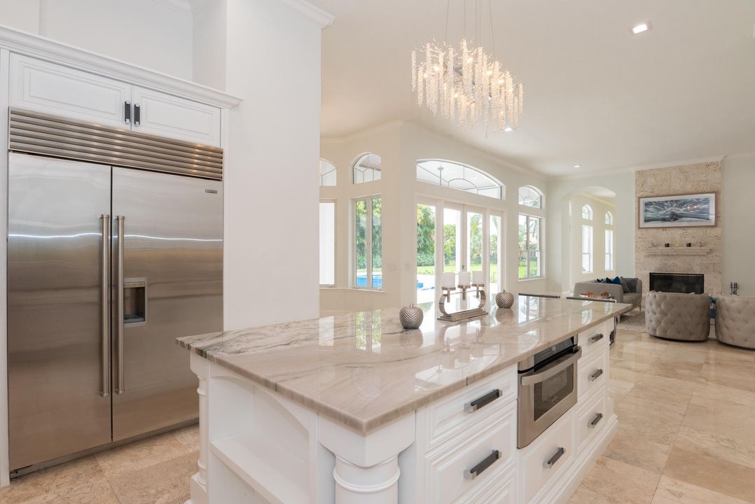 For Sale: $4,495,000 (6 beds, 7 baths, 6243 Square Feet)