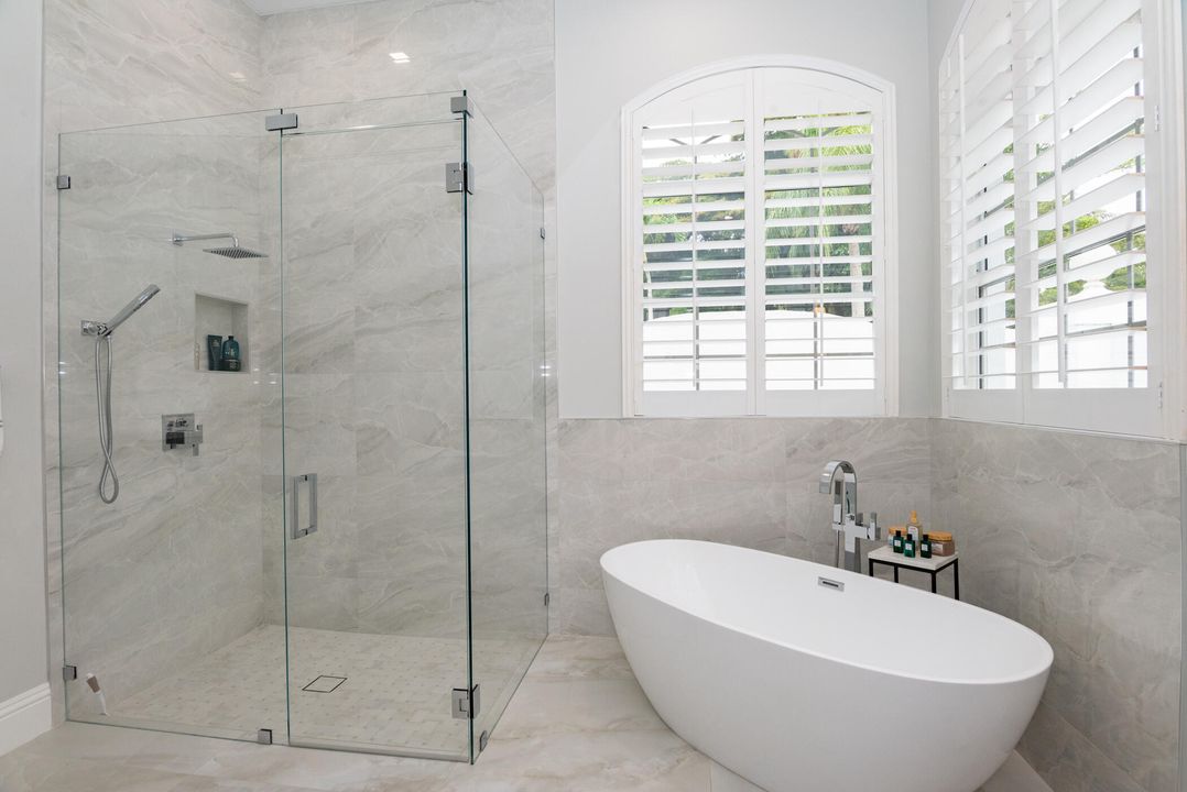 For Sale: $4,495,000 (6 beds, 7 baths, 6243 Square Feet)