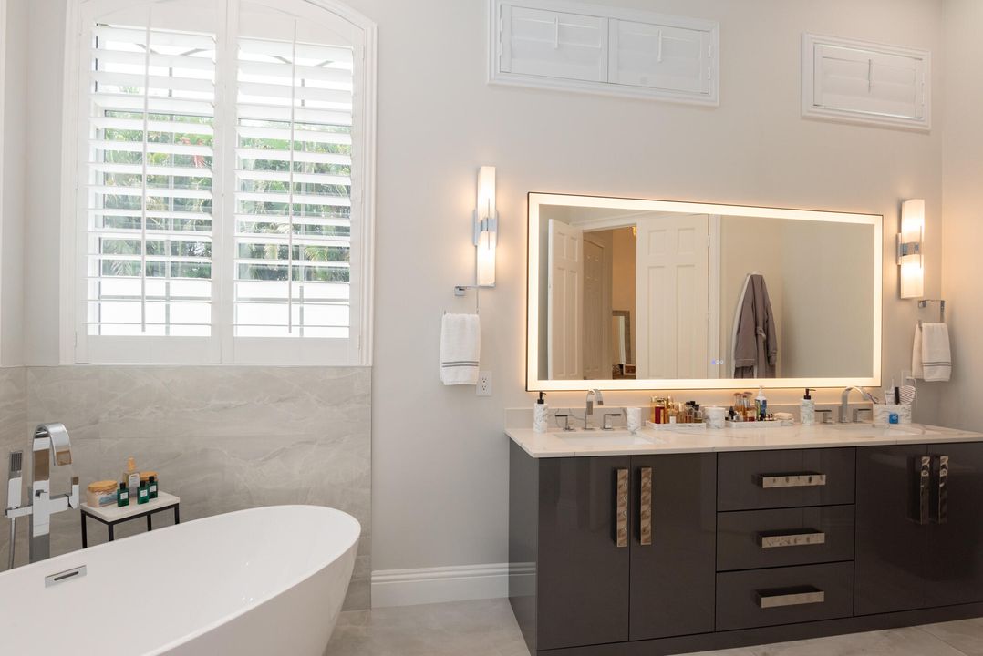 For Sale: $4,495,000 (6 beds, 7 baths, 6243 Square Feet)