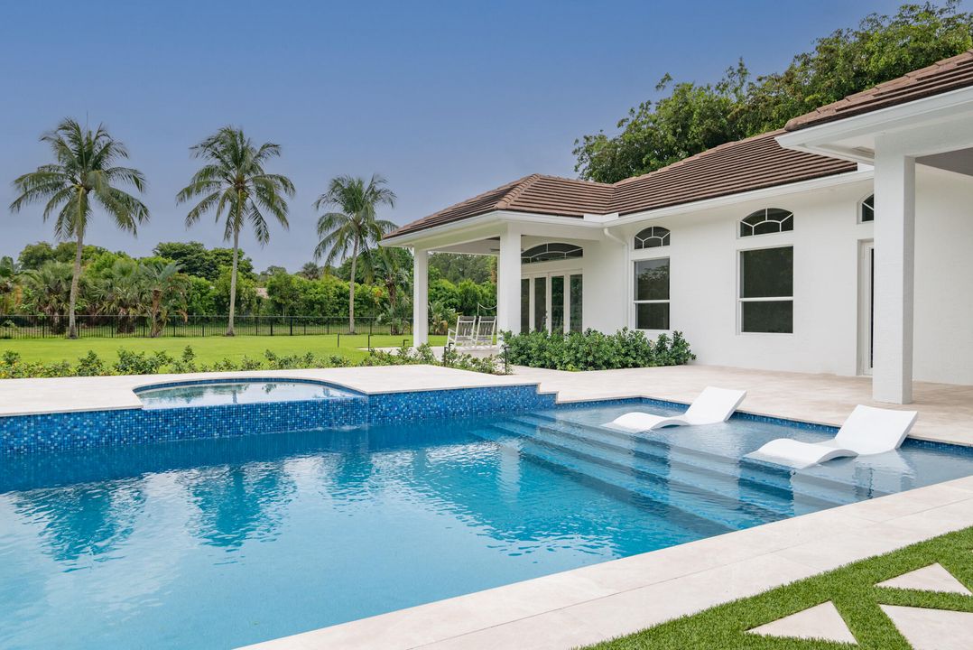 For Sale: $4,495,000 (6 beds, 7 baths, 6243 Square Feet)