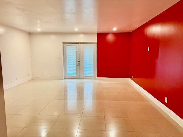 Active With Contract: $69,500 (1 beds, 1 baths, 928 Square Feet)