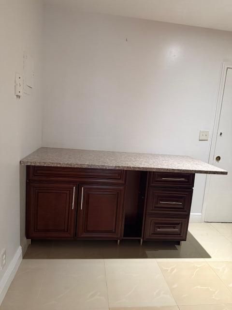 Active With Contract: $69,500 (1 beds, 1 baths, 928 Square Feet)