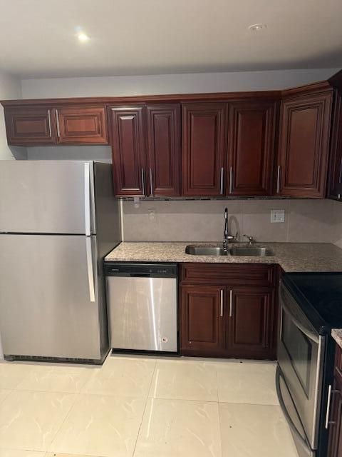 Active With Contract: $69,500 (1 beds, 1 baths, 928 Square Feet)