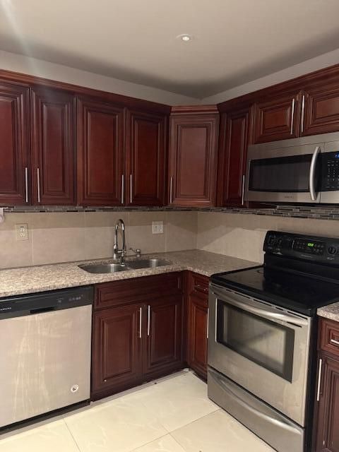 Active With Contract: $69,500 (1 beds, 1 baths, 928 Square Feet)